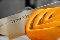 CHROMA P01 Type 301 traditioneel chefmes 24cm