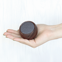 Gingko THE TUMBLER Selfie Speaker natural walnut wood-3